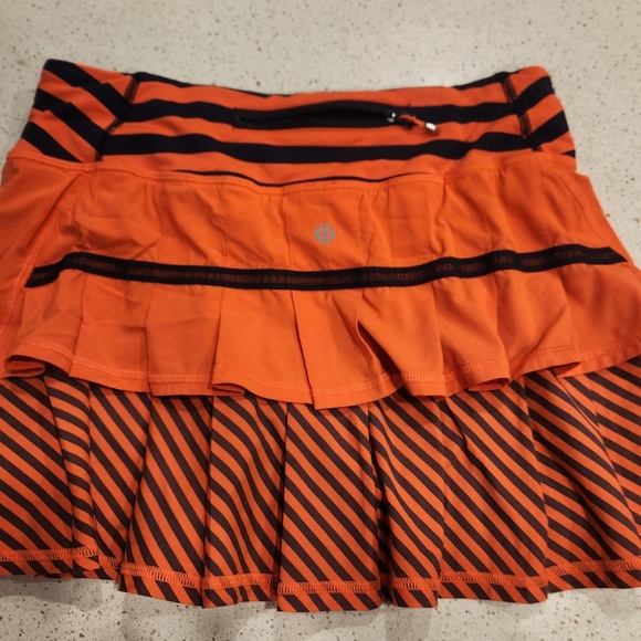 Lululemon skort size 4 - Picture 2 of 2